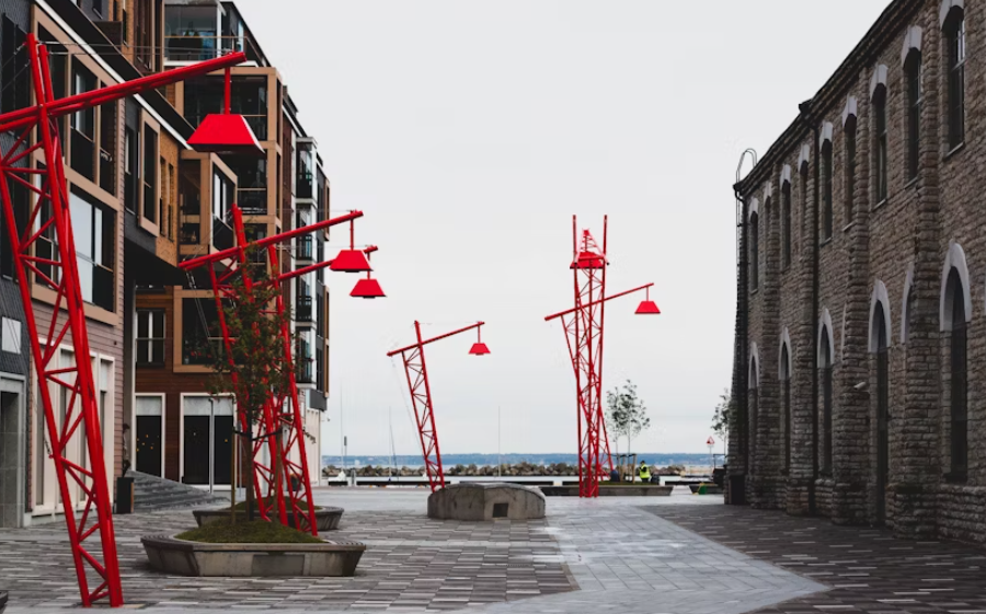 Self-guided Discovery Walk of Tallinn city contrasts beyond the medieval walls - Image 2